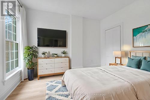 175 Macnab Street N, Hamilton, ON - Indoor Photo Showing Bedroom