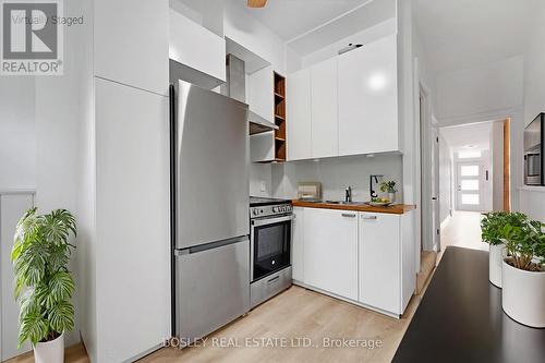 175 Macnab Street N, Hamilton, ON - Indoor Photo Showing Kitchen