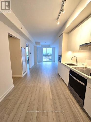 406 - 3071 Trafalgar Road, Oakville, ON - Indoor Photo Showing Kitchen