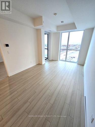 406 - 3071 Trafalgar Road, Oakville, ON - Indoor Photo Showing Other Room