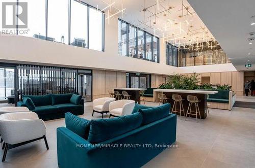 406 - 3071 Trafalgar Road, Oakville, ON - Indoor