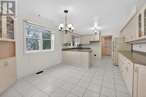 1929 Fieldgate Drive, Burlington, ON - Indoor Photo Showing Kitchen