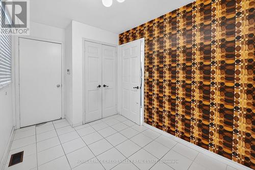 1929 Fieldgate Drive, Burlington, ON - Indoor