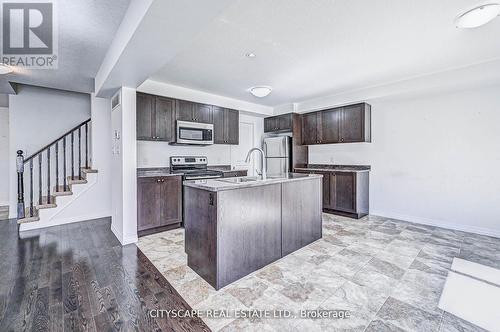 6 Castlebay Street, Kitchener, ON - Indoor Photo Showing Kitchen With Upgraded Kitchen