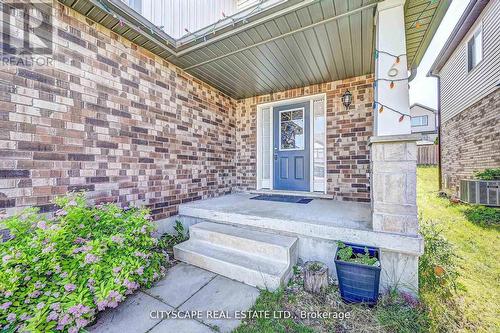 6 Castlebay Street, Kitchener, ON - Outdoor