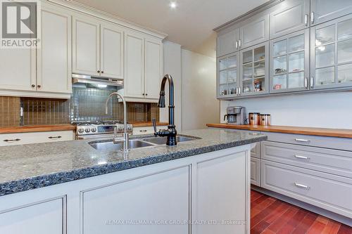 207 Waterloo Street N, Cambridge, ON - Indoor Photo Showing Kitchen With Double Sink