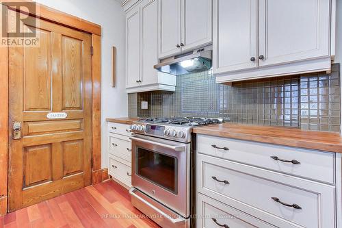 207 Waterloo Street N, Cambridge, ON - Indoor Photo Showing Kitchen