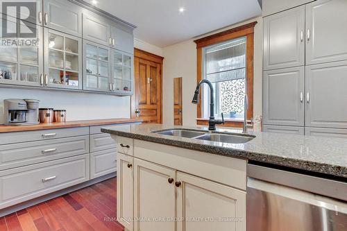 207 Waterloo Street N, Cambridge, ON - Indoor Photo Showing Kitchen With Double Sink