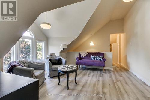 207 Waterloo Street N, Cambridge, ON - Indoor Photo Showing Living Room
