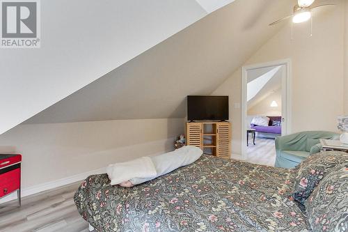 207 Waterloo Street N, Cambridge, ON - Indoor