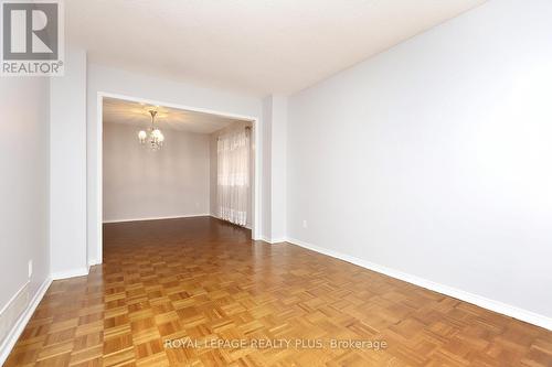 1086 Hedge Drive, Mississauga, ON - Indoor Photo Showing Other Room