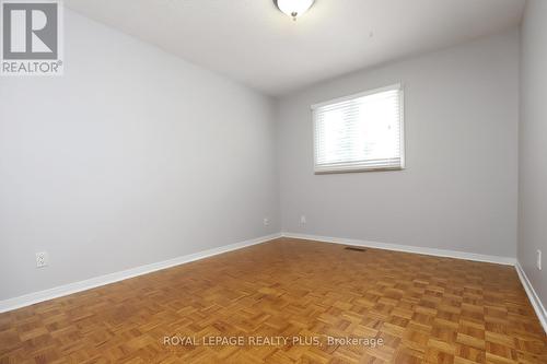 1086 Hedge Drive, Mississauga, ON - Indoor Photo Showing Other Room