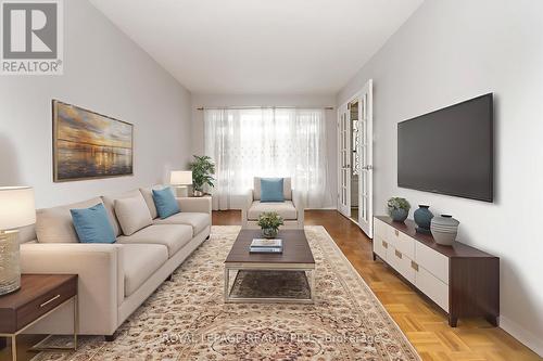 1086 Hedge Drive, Mississauga, ON - Indoor Photo Showing Living Room