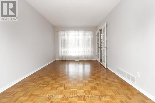 1086 Hedge Drive, Mississauga, ON - Indoor Photo Showing Other Room