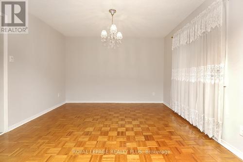 1086 Hedge Drive, Mississauga, ON - Indoor Photo Showing Other Room