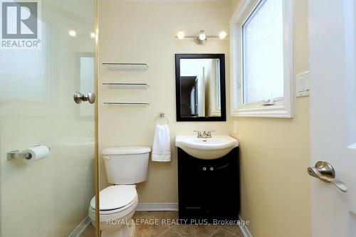 1086 Hedge Drive, Mississauga, ON - Indoor Photo Showing Bathroom