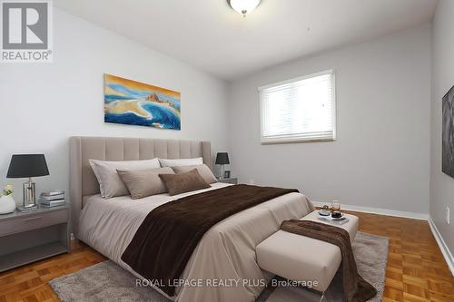 1086 Hedge Drive, Mississauga, ON - Indoor Photo Showing Bedroom