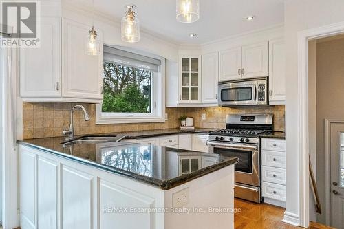 68 Glenmanor Drive N, Oakville (Co Central), ON - Indoor Photo Showing Kitchen