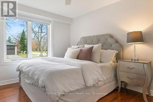 68 Glenmanor Drive N, Oakville (Co Central), ON - Indoor Photo Showing Bedroom