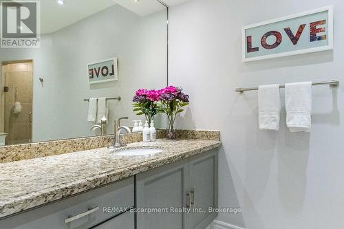 68 Glenmanor Drive N, Oakville (Co Central), ON - Indoor Photo Showing Bathroom