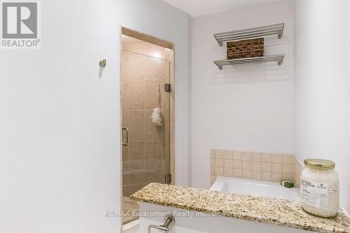 68 Glenmanor Drive N, Oakville (Co Central), ON - Indoor Photo Showing Bathroom