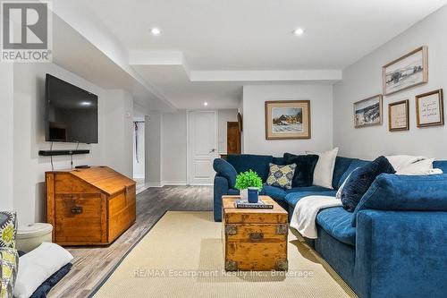 68 Glenmanor Drive N, Oakville (Co Central), ON - Indoor Photo Showing Living Room