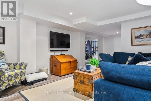 68 Glenmanor Drive N, Oakville (Co Central), ON - Indoor Photo Showing Living Room