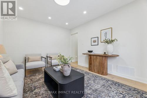 1871 Brookshire Square, Pickering (Liverpool), ON - Indoor