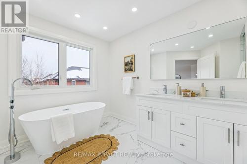 1871 Brookshire Square, Pickering (Liverpool), ON - Indoor Photo Showing Bathroom