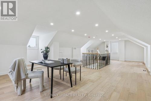 1871 Brookshire Square, Pickering (Liverpool), ON - Indoor