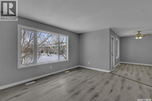 812 15Th Avenue, Regina, SK - Indoor Photo Showing Other Room