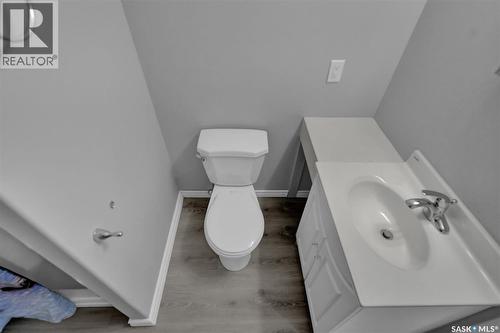 812 15Th Avenue, Regina, SK - Indoor Photo Showing Bathroom