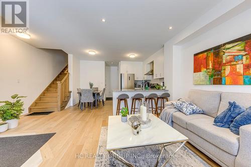 3219 Crystal Drive, Oakville, ON - Indoor Photo Showing Living Room