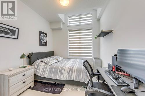 3219 Crystal Drive, Oakville, ON - Indoor Photo Showing Bedroom