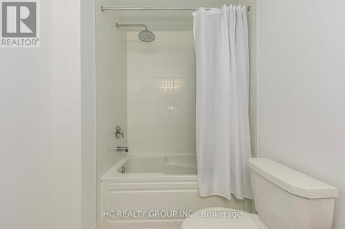 3219 Crystal Drive, Oakville, ON - Indoor Photo Showing Bathroom