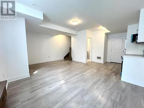 3219 Crystal Drive, Oakville, ON - Indoor