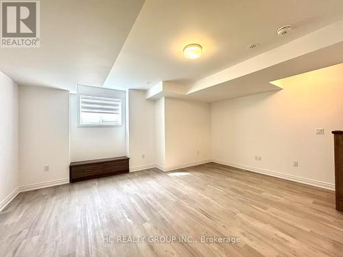 3219 Crystal Drive, Oakville, ON - Indoor