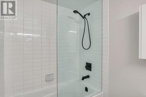 725 - 23 Glebe Road W, Toronto, ON - Indoor Photo Showing Bathroom