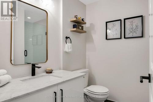 725 - 23 Glebe Road W, Toronto, ON - Indoor Photo Showing Bathroom