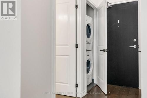725 - 23 Glebe Road W, Toronto, ON - Indoor Photo Showing Laundry Room