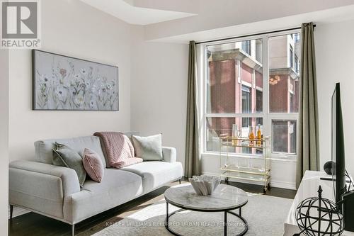 725 - 23 Glebe Road W, Toronto, ON - Indoor Photo Showing Living Room
