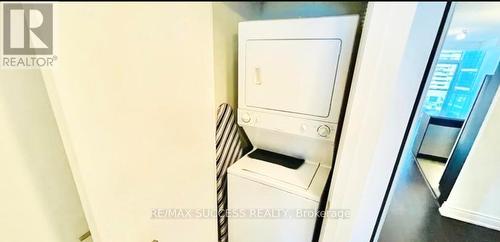 1611 - 18 Harbour Street, Toronto, ON - Indoor Photo Showing Laundry Room