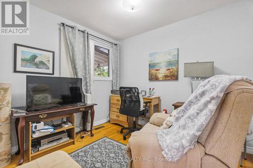 482 Castlegrove Boulevard, London North (North K), ON - Indoor Photo Showing Bedroom