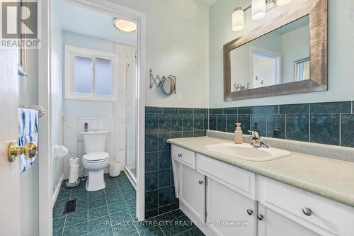 482 Castlegrove Boulevard, London North (North K), ON - Indoor Photo Showing Bathroom