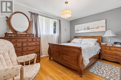 482 Castlegrove Boulevard, London North (North K), ON - Indoor Photo Showing Bedroom