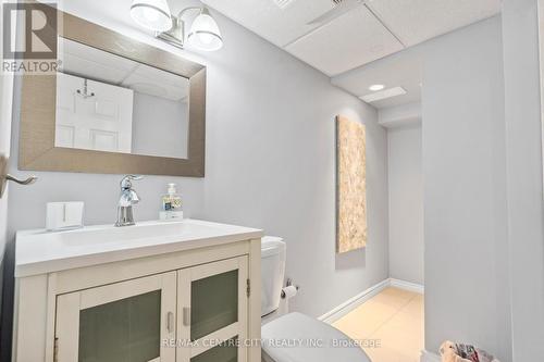 482 Castlegrove Boulevard, London North (North K), ON - Indoor Photo Showing Bathroom