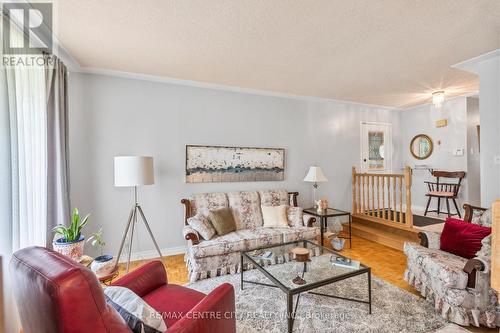 482 Castlegrove Boulevard, London North (North K), ON - Indoor Photo Showing Living Room