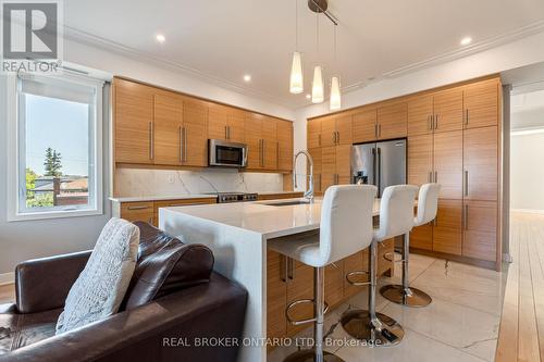 69 Donald Street, Ottawa, ON - Indoor Photo Showing Kitchen With Upgraded Kitchen