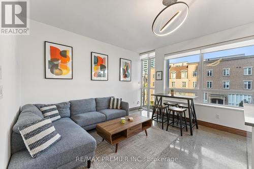 Th13 - 57 East Liberty Street, Toronto, ON - Indoor Photo Showing Living Room