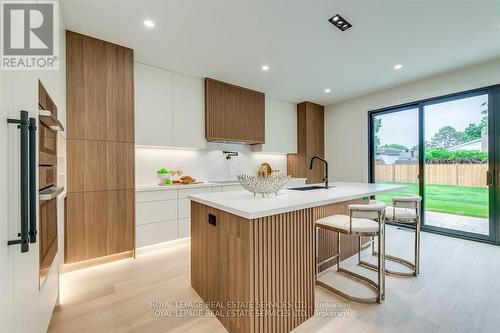 559 Walkers Line, Burlington, ON - Indoor Photo Showing Kitchen
